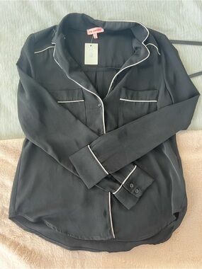 re:named Black Contrast-Piped Button Front Blouse shirt NWT size M